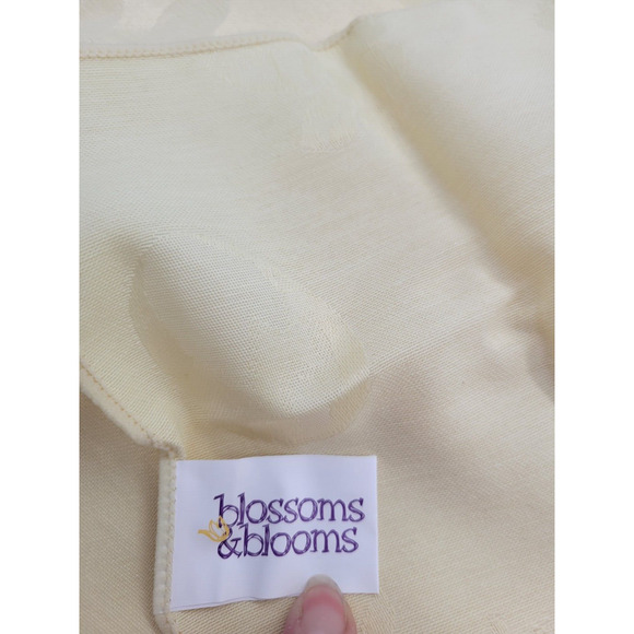 NEW Set of 4 Blossoms & Blooms Kohls Yellow Floral Spring Cloth Napkins 16"x17" - Picture 8 of 10